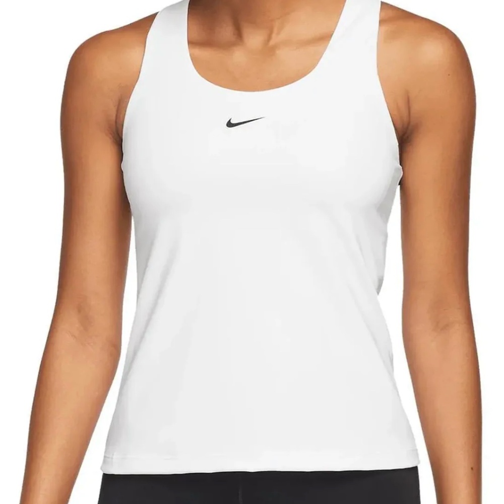 Nike Women's Swoosh Medium-Support Padded Sports Bra Tank